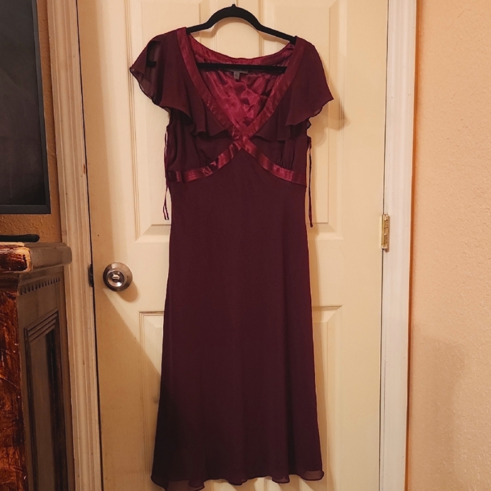 Elegant Knee Length Chiffon Burgundy Dress